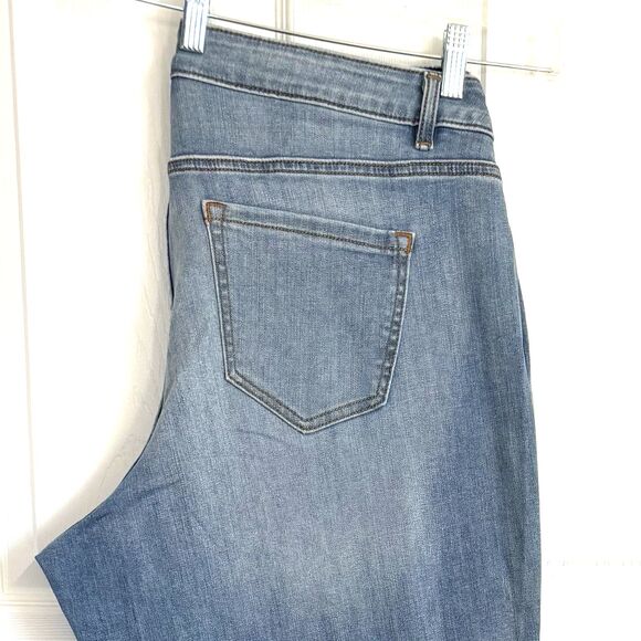 Lane Bryant Boyfriend Jeans Sz 18 (40x32)Light Wash Distressed Look New w/o Tags - Picture 8 of 16